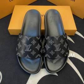 Picture of Louis Vuitton Slippers _SKULVsz38-45BS0158318